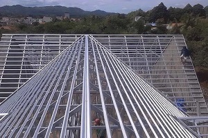 Thi công lắp đặt kèo thép tại Long Xuyên có tốn kém không?